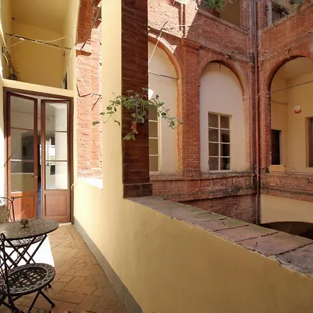 Palazzo Petroni Apartment Siena